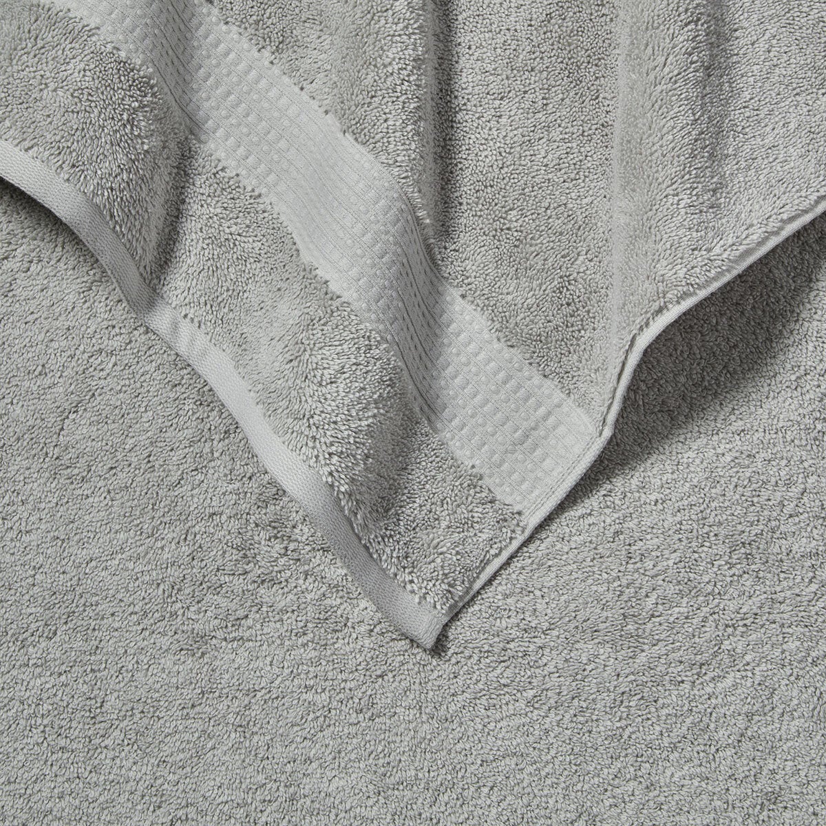 Grandeur 100% cotton bath sheets in light grey
