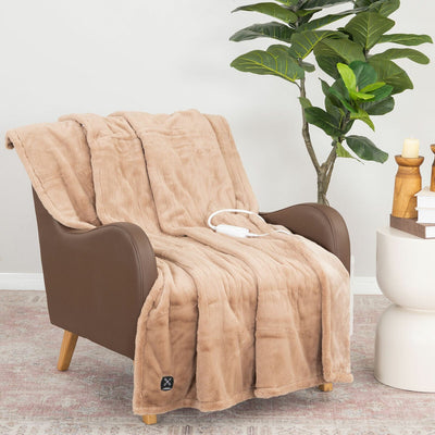 Berkshire Luxe Faux Fur Heated Throw in 3 Colours, 127 x 152 cm - Beige