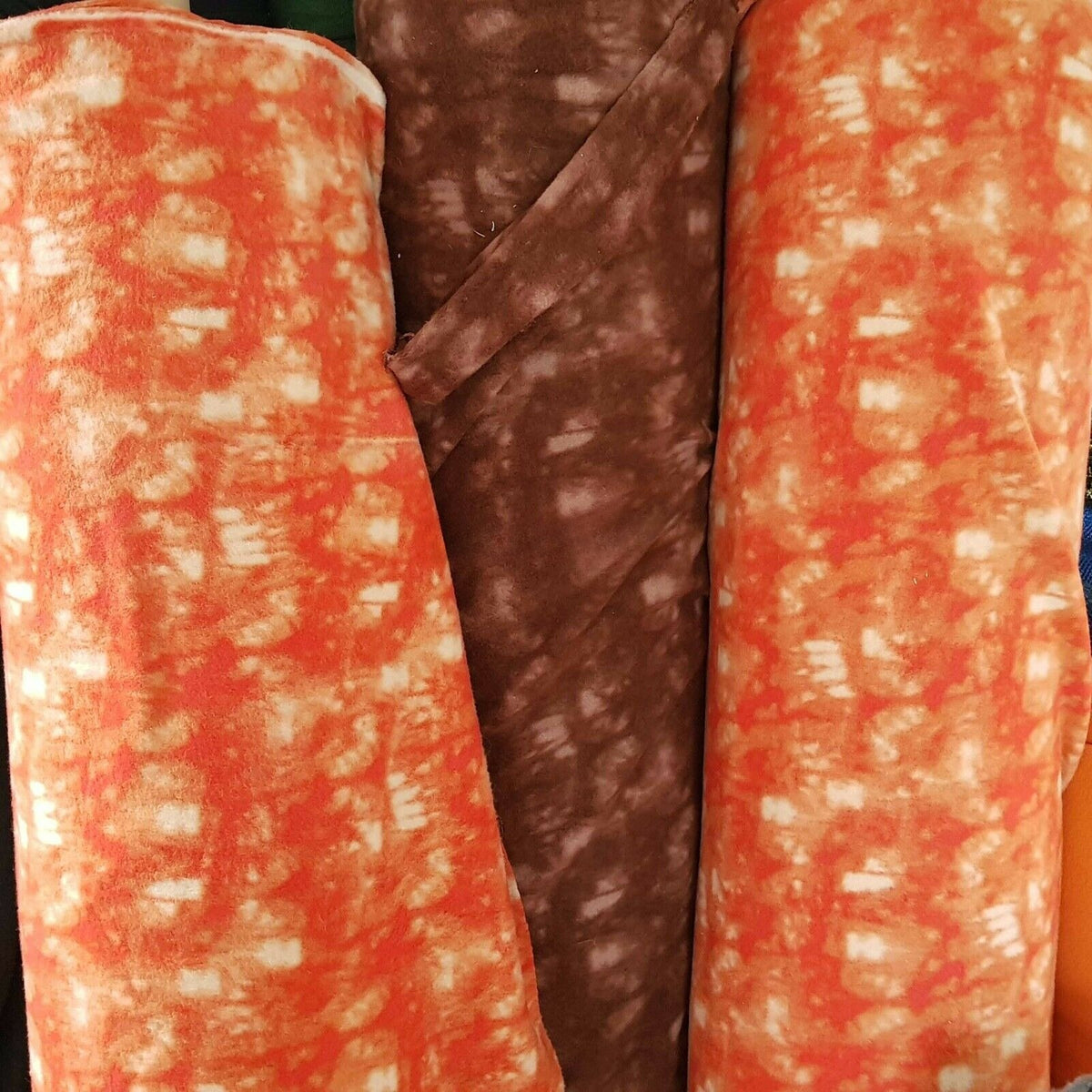 2m Pre-Cut Tie Dye Anti Pill Polar Fleece Cuddle Soft Crafts Toys Quilt Fabric - Bull Ring Fabrics