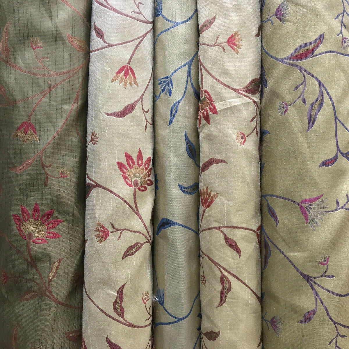 Daisy Floral Flowers Floral Silk Slub Fabric 140cm - Bull Ring Fabrics