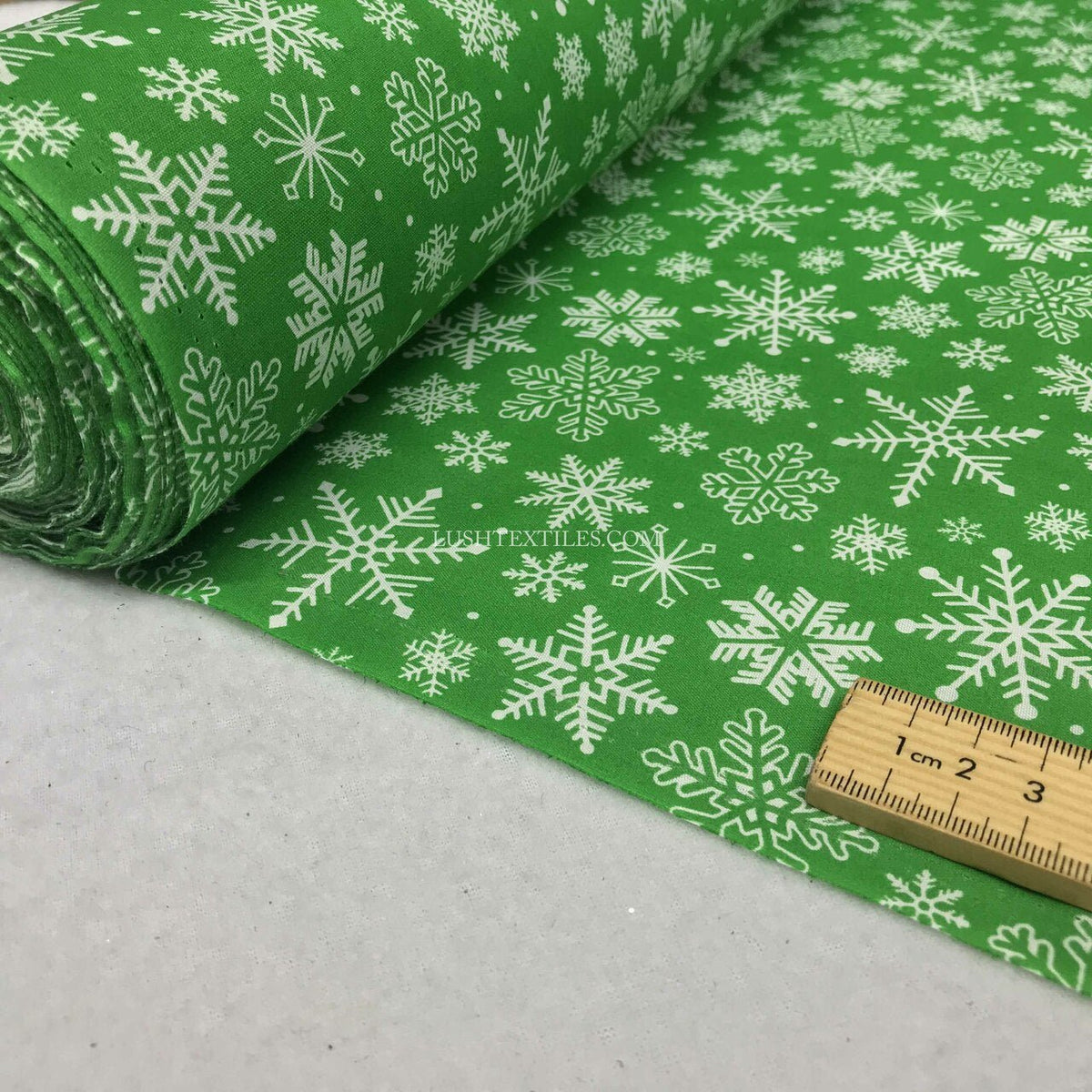 Snowflakes Christmas Polycotton Fabric Xmas Crafts 45", Green - Bull Ring Fabrics