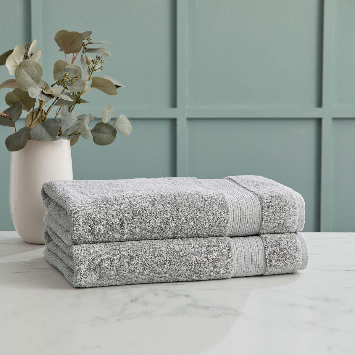Grandeur 100% cotton bath sheets in light grey