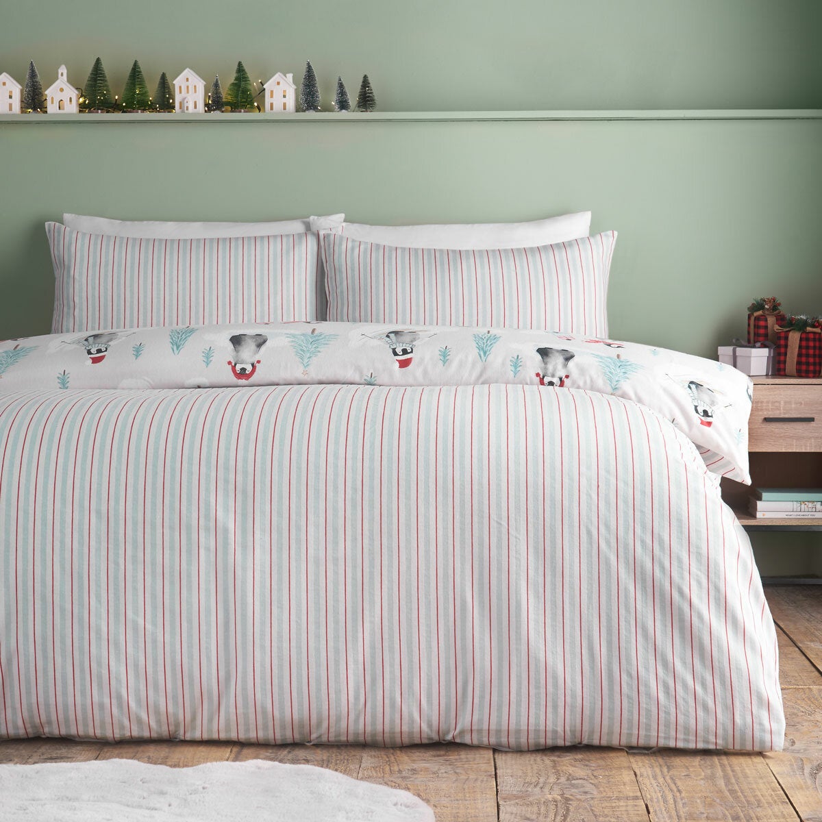 Catherine Lansfield Brushed Cotton Christmas Penguins Reversible Duvet Cover Set