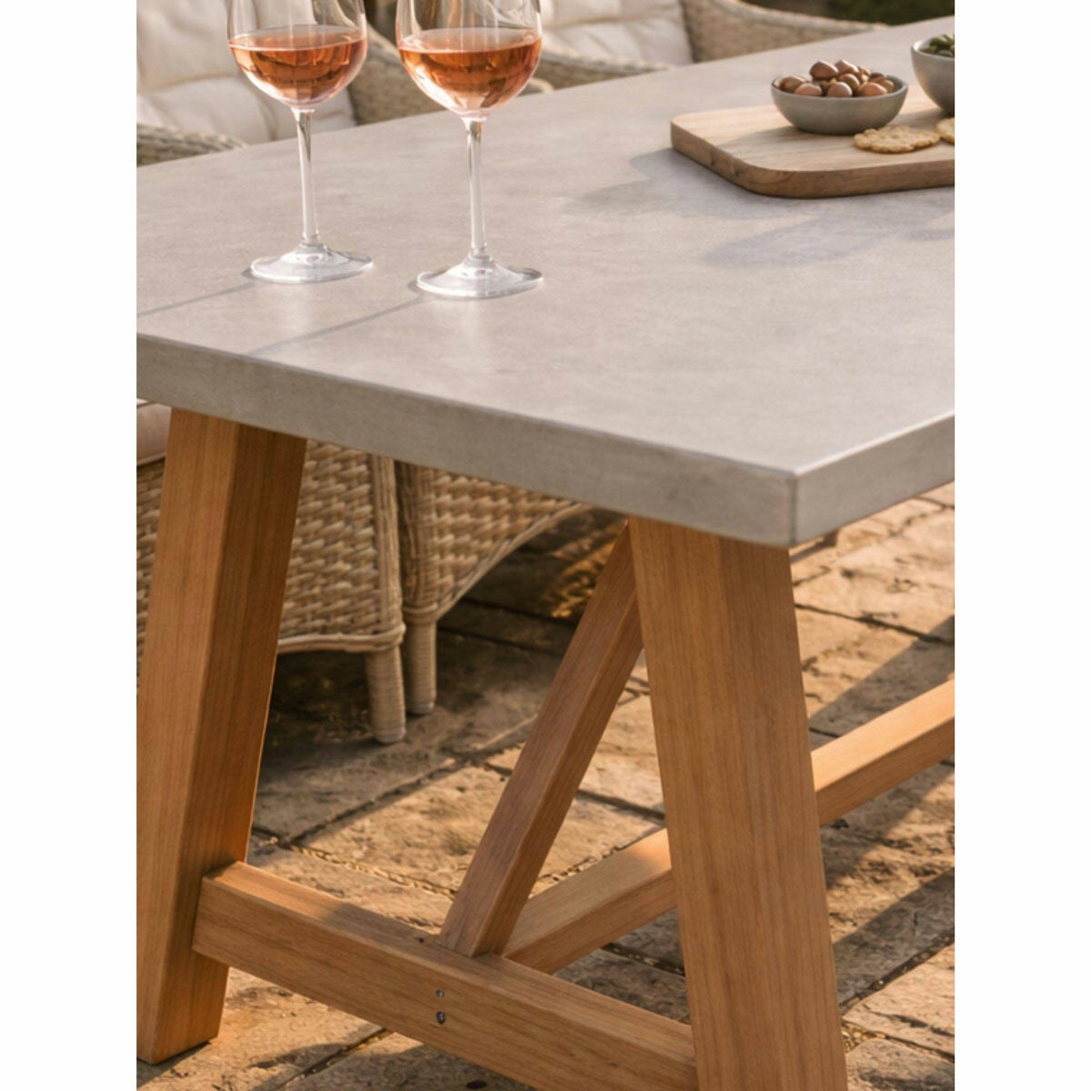 Bramblecrest Woodchester 9 Piece Dining Set