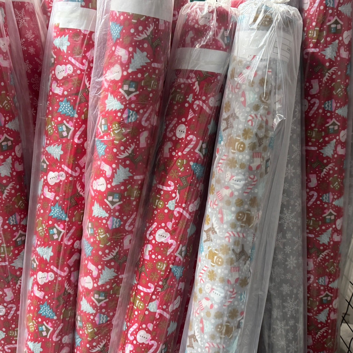 600m Wholesale Christmas Polycotton Fabric Xmas Craft Quilting Snowflakes 45" - Bull Ring Fabrics