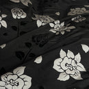 Taftstoff mit goldener Wirbelstickerei 