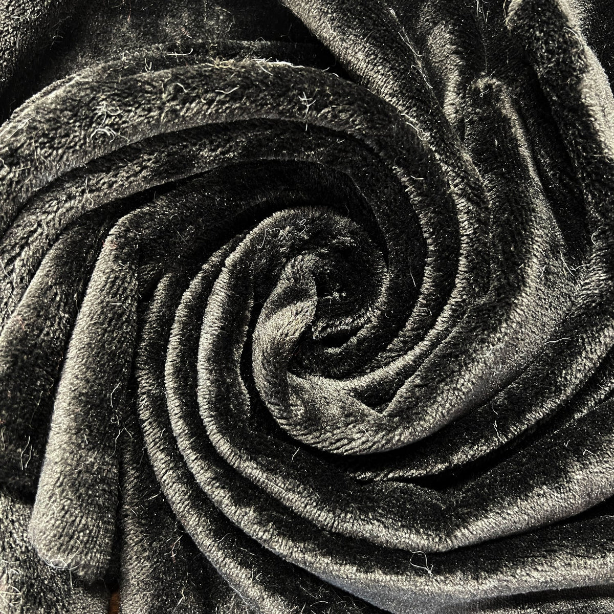 Mary's Lamb Soft Cuddle Fleece Fabric 150cm, Black - Bull Ring Fabrics