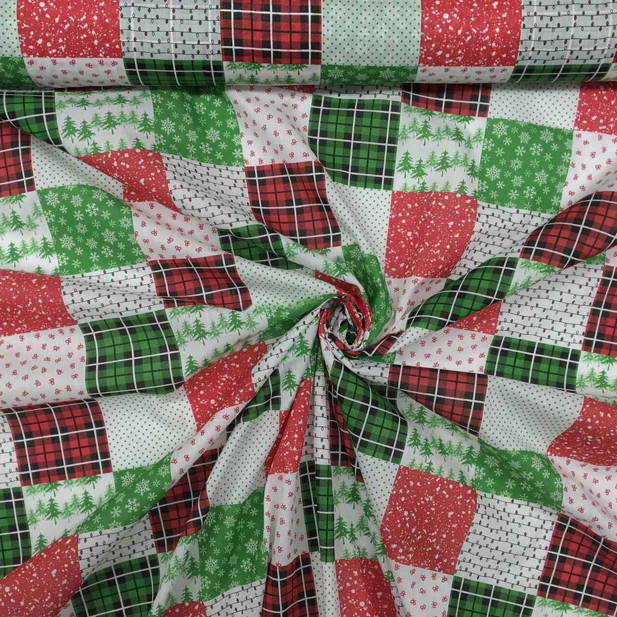10m Square Christmas Patchwork Quilting Polycotton Xmas Fabric 45", Red - Bull Ring Fabrics