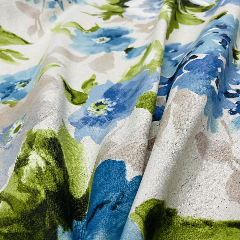 Blauer Stoff mit Blumenmuster aus Baumwolle und Leinen