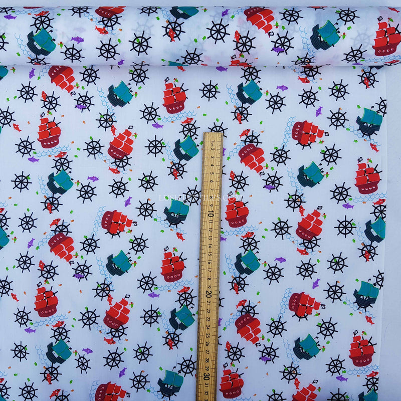 Polycotton-Stoff mit Segelschiffen 