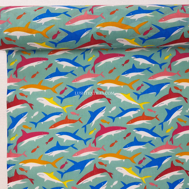 Polycotton-Stoff mit Haien und Fischen, Ozeangrün 