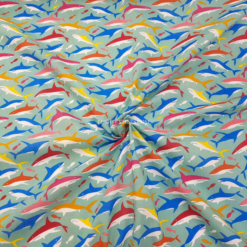 Polycotton-Stoff mit Haien und Fischen, Ozeangrün 