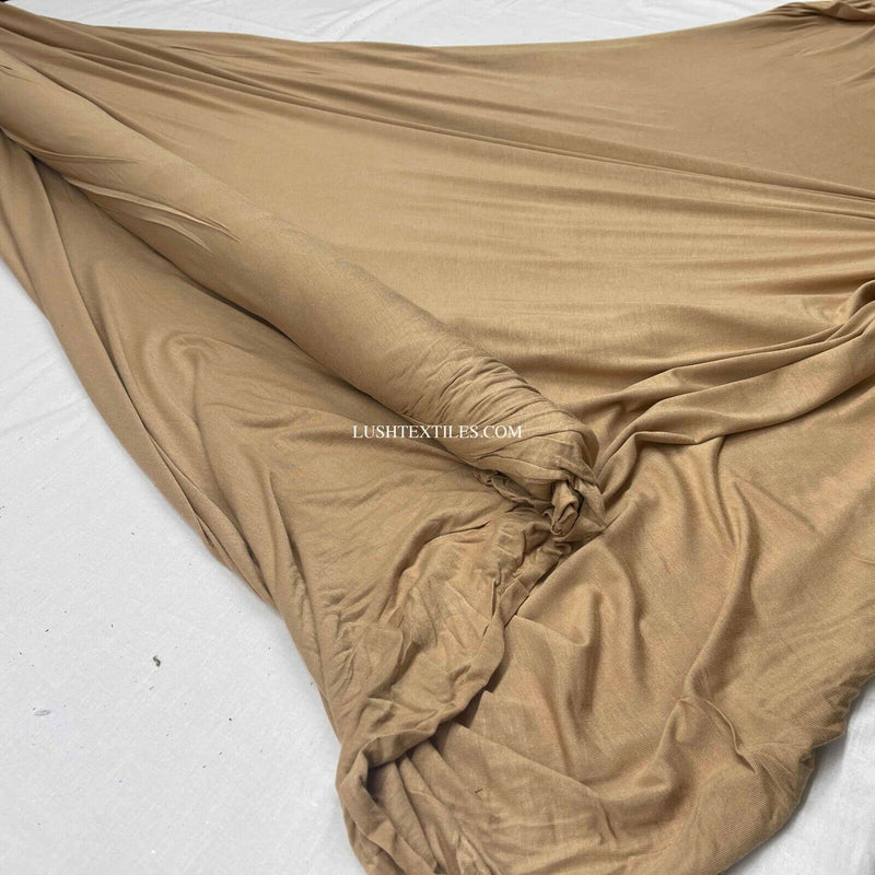 Kamel Hautfarbenes Rippenjersey-Stretch-Bardot-Kostüm aus figurbetontem Stoff, Trikotkleid