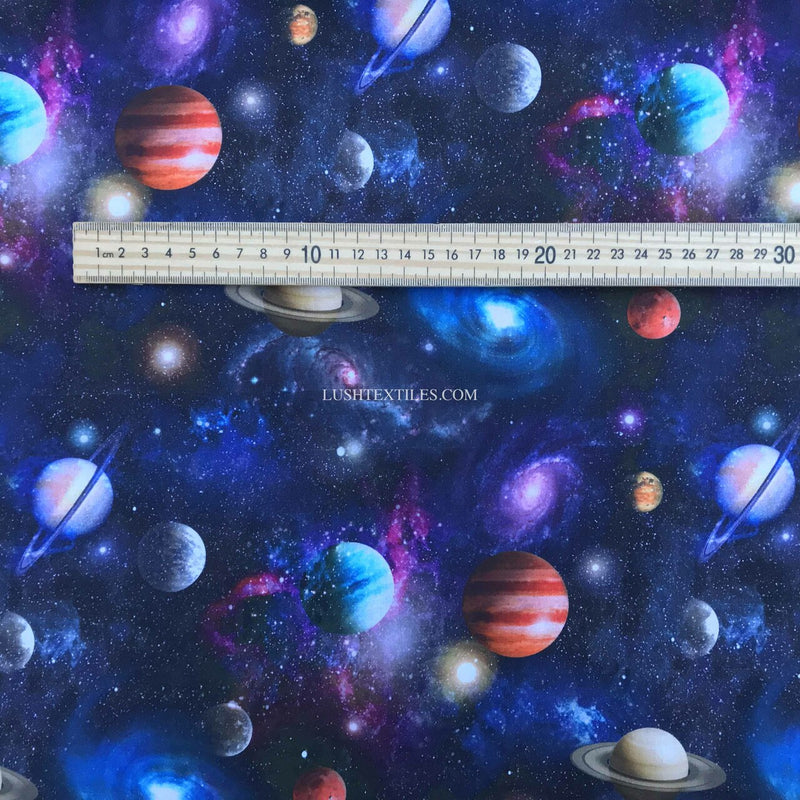 Baumwoll-Bastelstoff mit digitaler Aufschrift „Galaxy Space Planets“, Marineblau