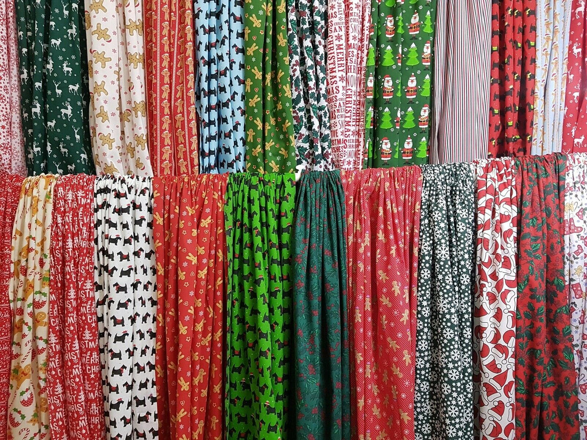 Christmas Polycotton Fabric Quilting Dress Xmas Crafts 45" - Bull Ring Fabrics