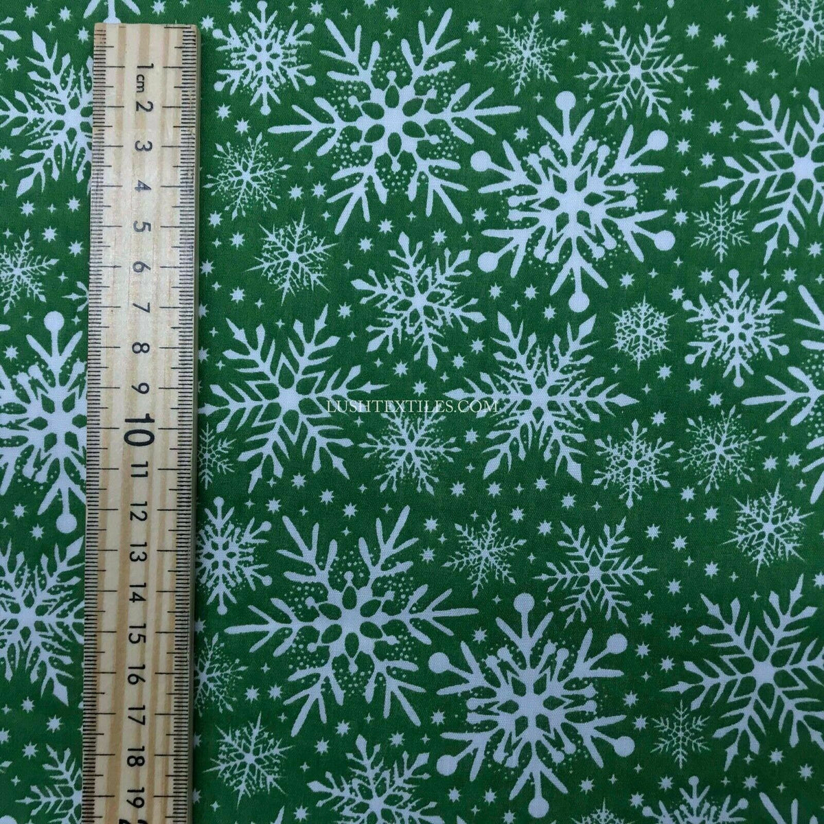 Christmas Polycotton Fabric Quilting Dress Xmas Crafts 45" - Bull Ring Fabrics