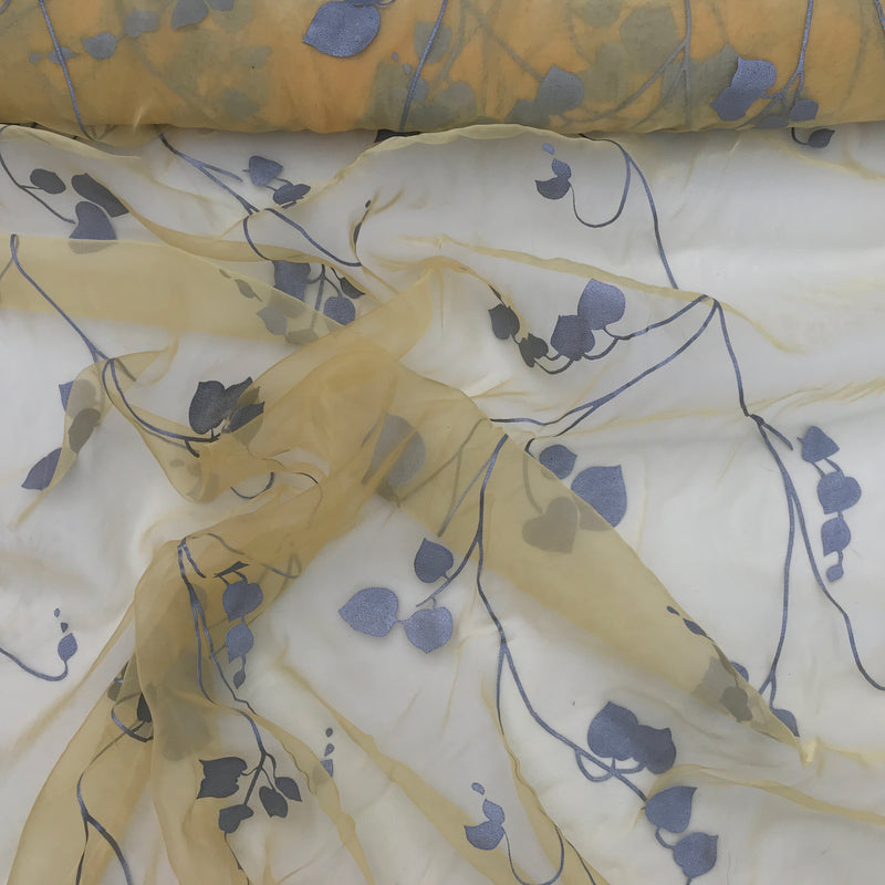 Voile-Organzastoff mit Blumenblütenmotiv, Gelb