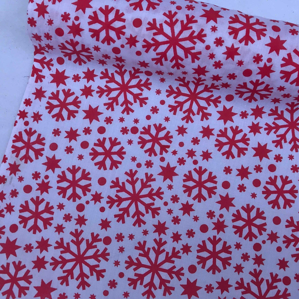 Red Snowflake Print Xmas Polycotton Fabric 45", White - Bull Ring Fabrics